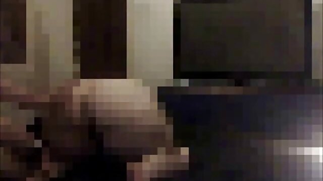 Kokybiškas :  Raudonplaukė apskretėlė su kietu bikiniu Seksualu video 