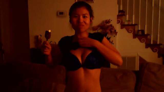 Kokybiškas :  Taigi graži meksikietiška „morena“ moteris, besimokanti sunkaus stiliaus, mėgaukitės Seksualu video 