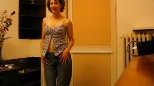 Kokybiškas :  Didelis asilas brunetė kupinasi Seksualu video 
