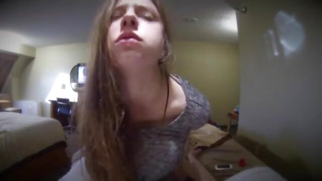 Kokybiškas :  Apskretėlė ir jos neklaužada draugas gražiais papais čiulpia Seksualu video 