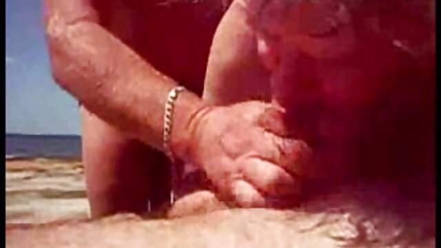 Kokybiškas :  Toks gražus brunetės draugės rinkinys, kuriame pateikiamos veido procedūros, smalsumas ir sušikimas, mėgaukitės Seksualu video 