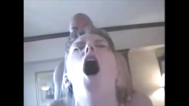 Kokybiškas :  Tarprasinė svingerių pora surengia nuostabų seansą viešbučio kambaryje, po velnių! Seksualu video 
